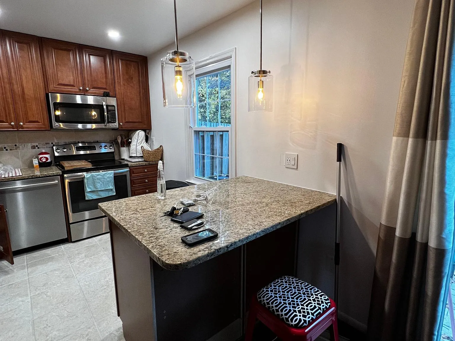8313 Uxbridge Ct — Photo 4