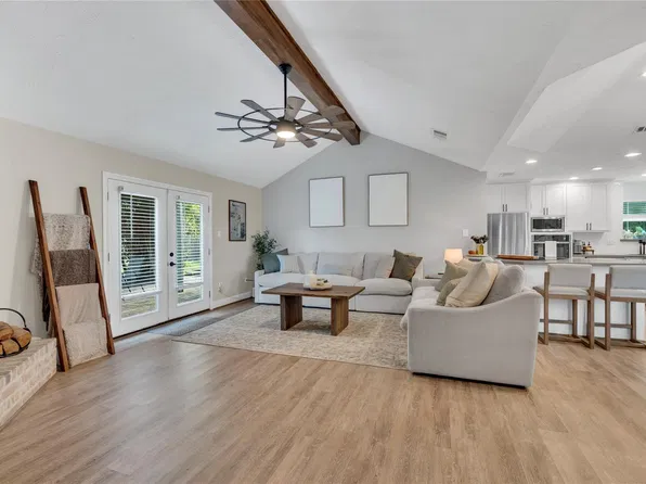 1304 Edinburgh Dr, Friendswood, TX 77546