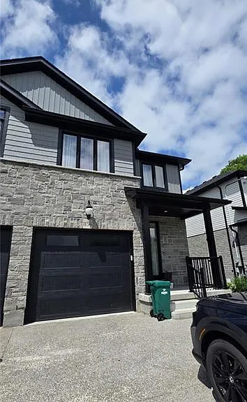 1156 Swan St #UPPER — Photo 2