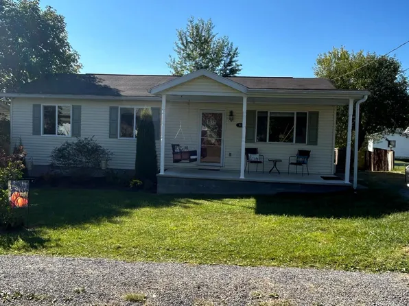 86 Halifax St, Buckhannon, WV 26201