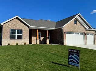 205 Stonebridge Bluff Dr, Maryville, IL 62062