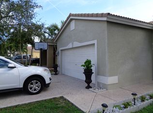4576 SW 14th St, Deerfield Beach, FL 33442
