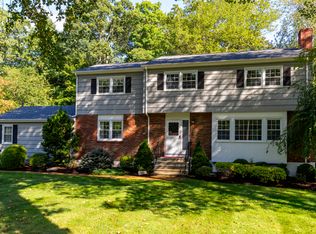 30 Wildwood Dr, Trumbull, CT 06611