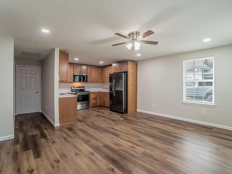 4901 Curzon Ave #105 — Photo 4