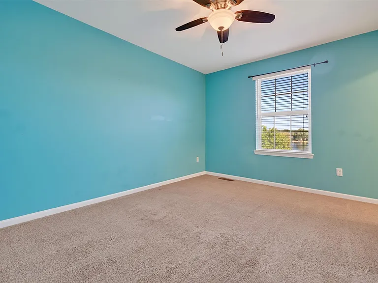 699 Bay Pointe Dr — Photo 22