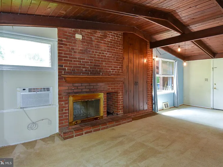 3415 Gallows Rd — Photo 10