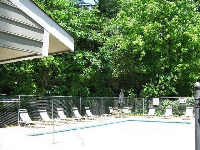114 Sterling Ct — Photo 13