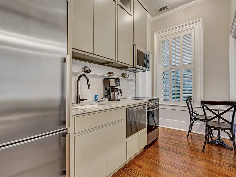 108 E Harris St — Photo 5