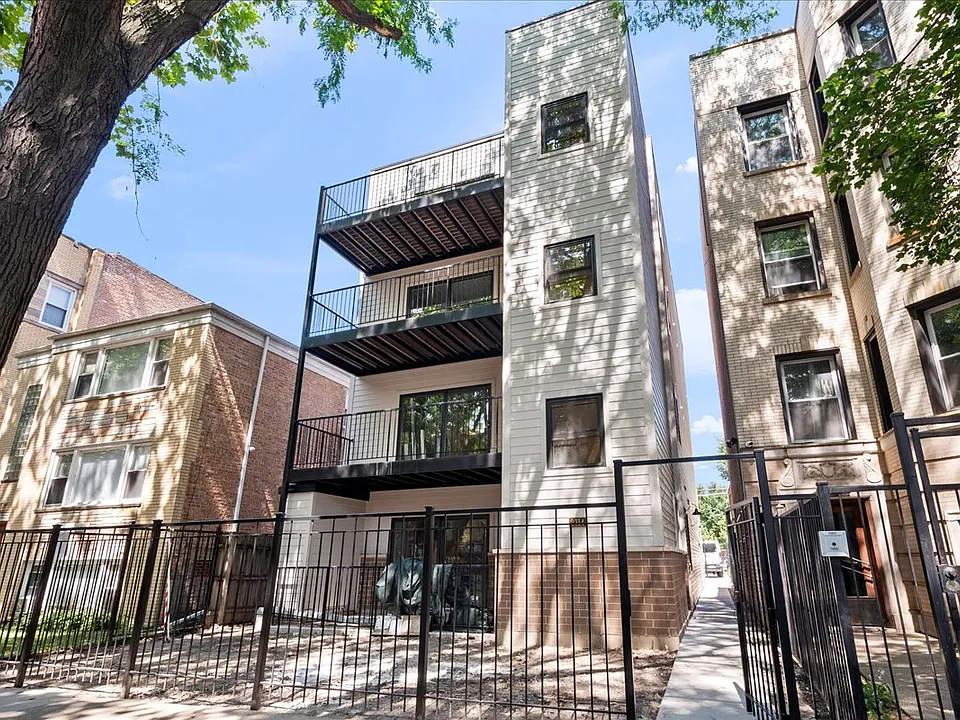 2314 W Arthur Ave #2