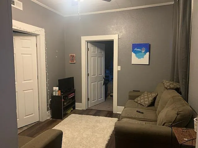 112 W Morrison St — Photo 3