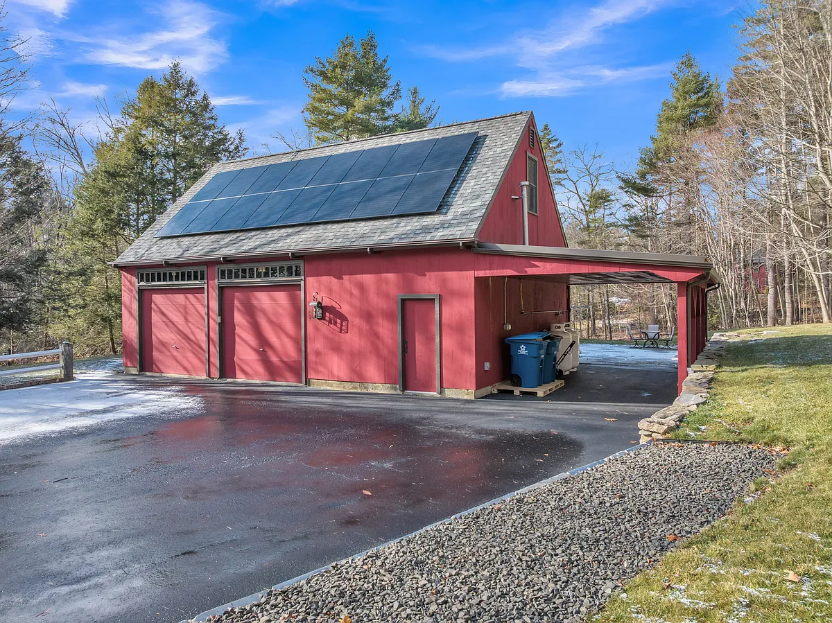 Building Photo - 73 Champeaux Rd