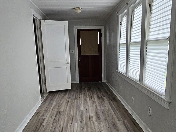 4th image of 4642 Ribault Park St