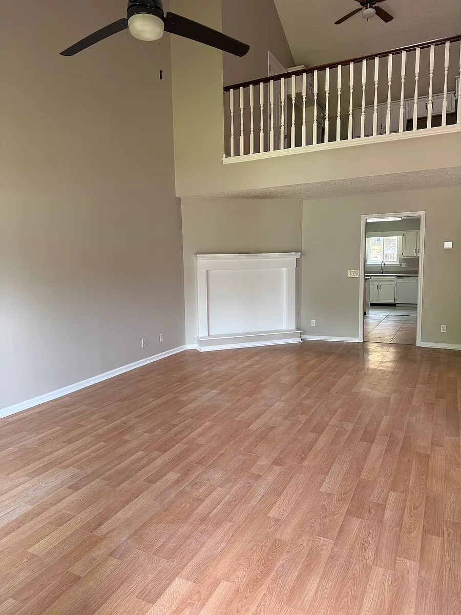 Building Photo - 1307 Greenbrook Ln