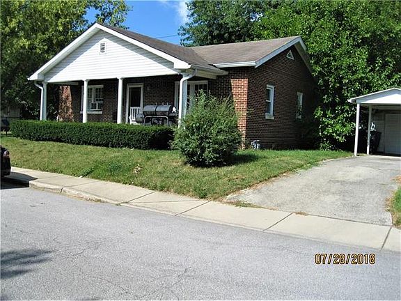 3rd image of 702 Carlyle Pl