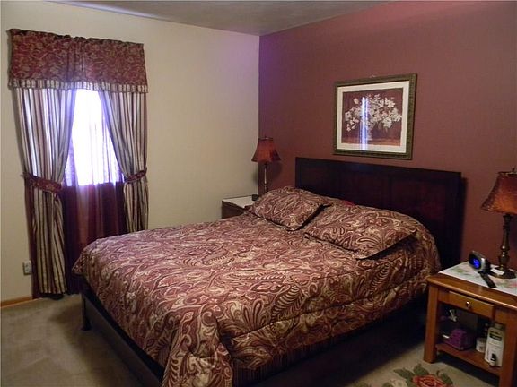 4th image of 1218 Terry Dr