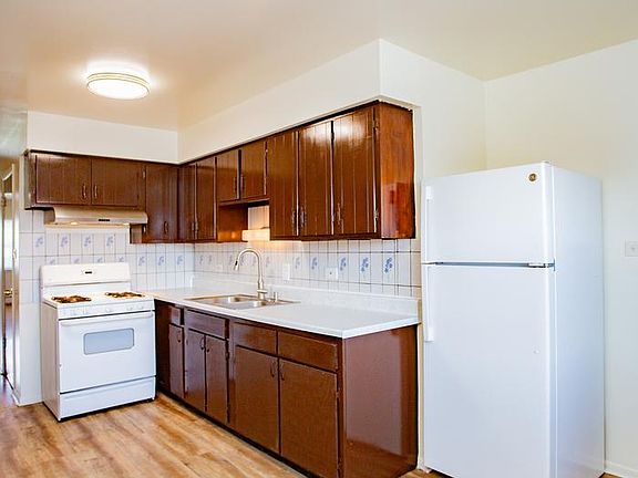 2nd image of 10483 Touhy Ave #2W
