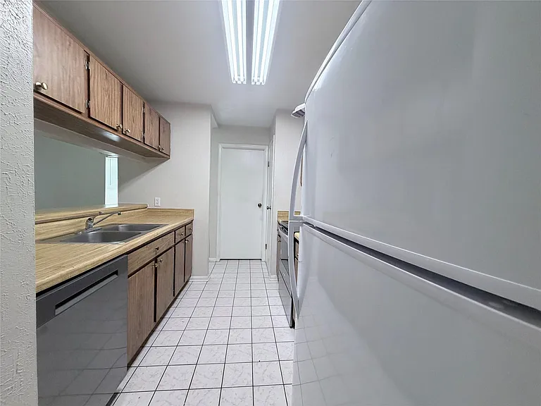 1318 Sand Stone Dr — Photo 6