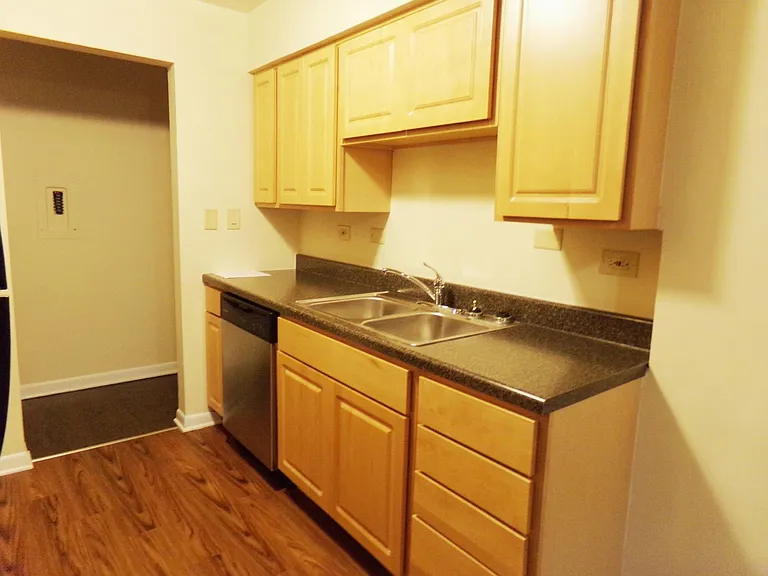 810 Seward St #303 — Photo 6