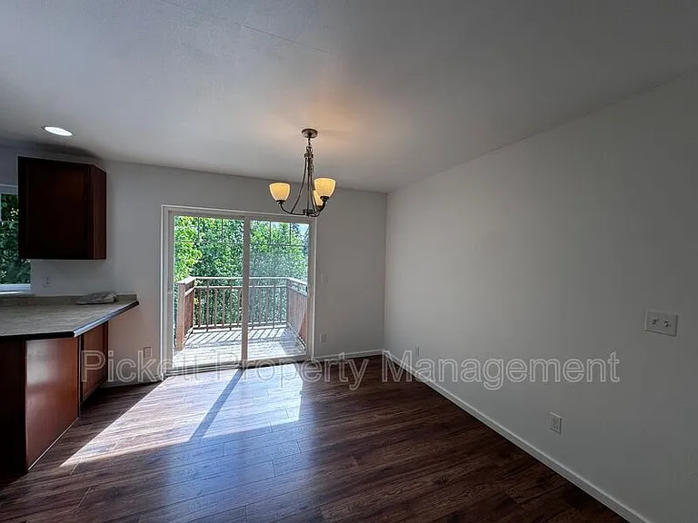 1220 Audrey Ave W — Photo 8