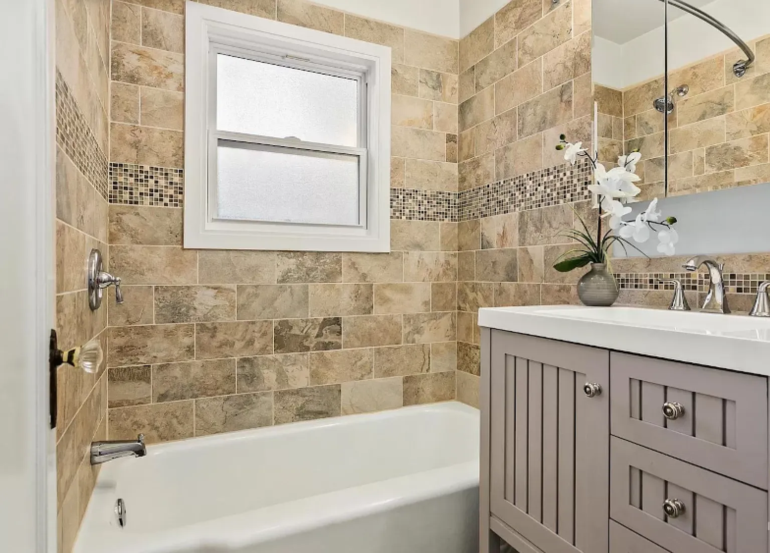 3 bed, 1200 sqft, $3,500 — Photo 4