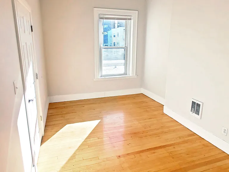 36 Beacon St #2 — Photo 12