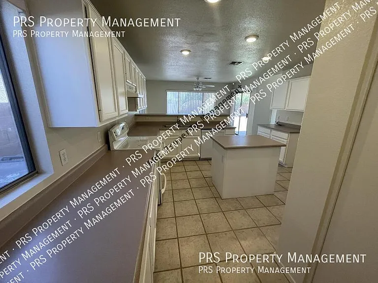 4725 E Goldfinch Gate Ln — Photo 4