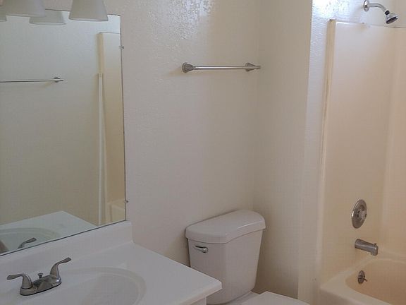 2nd image of 435 Anna Cir APT 2