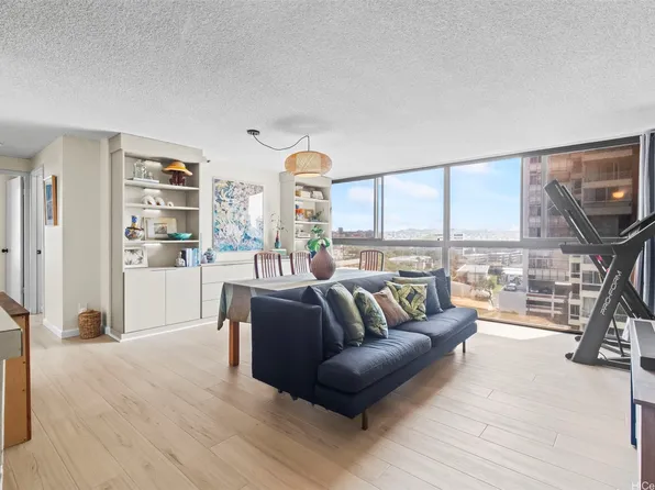 2724 Kahoaloha Ln APT 1103, Honolulu, HI 96826