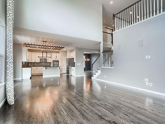 5th image of 17471 W 83rd Pl