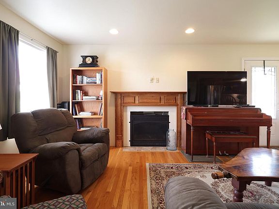 4th image of 5445 Lucy Ln
