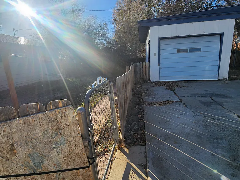 1345 E Victory Way — Photo 12