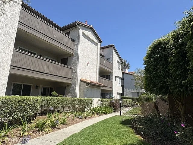 60 Corniche Dr #F — Photo 17