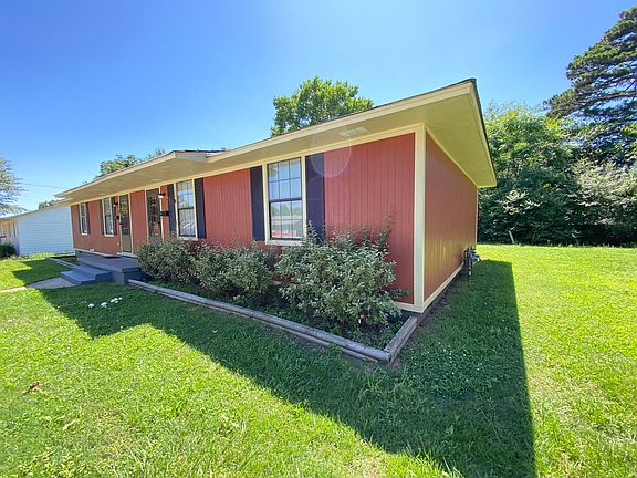 5th image of 13 Hiland Pl #B