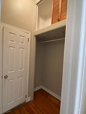 Rented by Dab Hold Corp | media 33