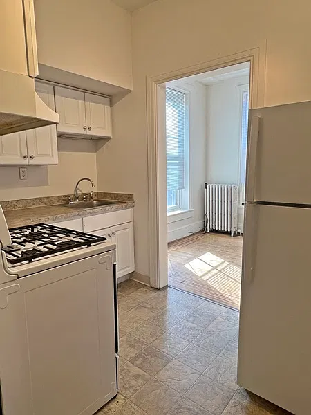 2 bed, $1,095 — Photo 3
