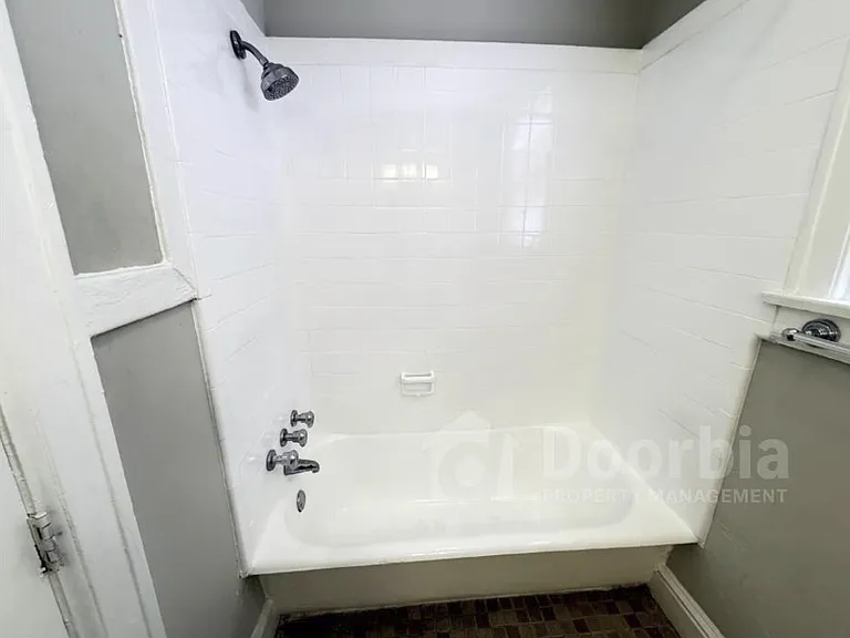 975 Willow Branch Ave #3 — Photo 8