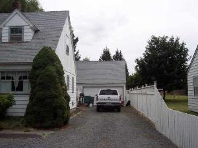 2nd image of 3113 Summers Ln
