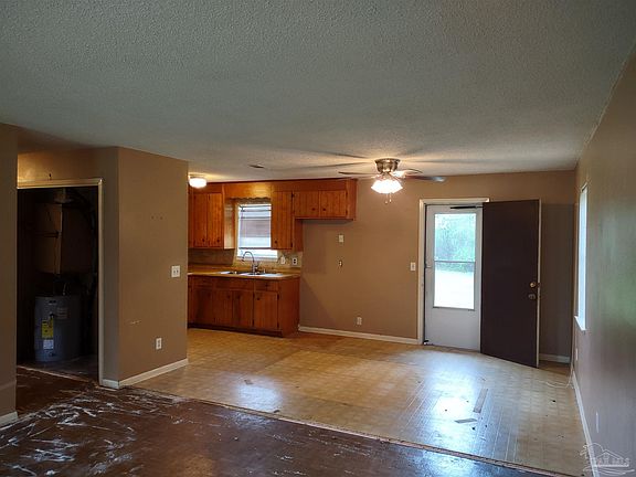 4th image of 2109 Pauline Dr