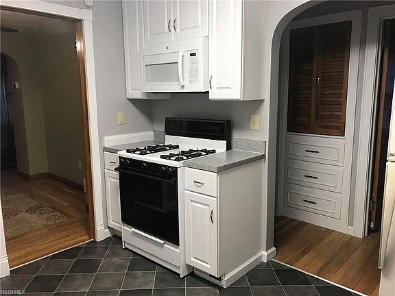 3rd image of 2123 W 14th St