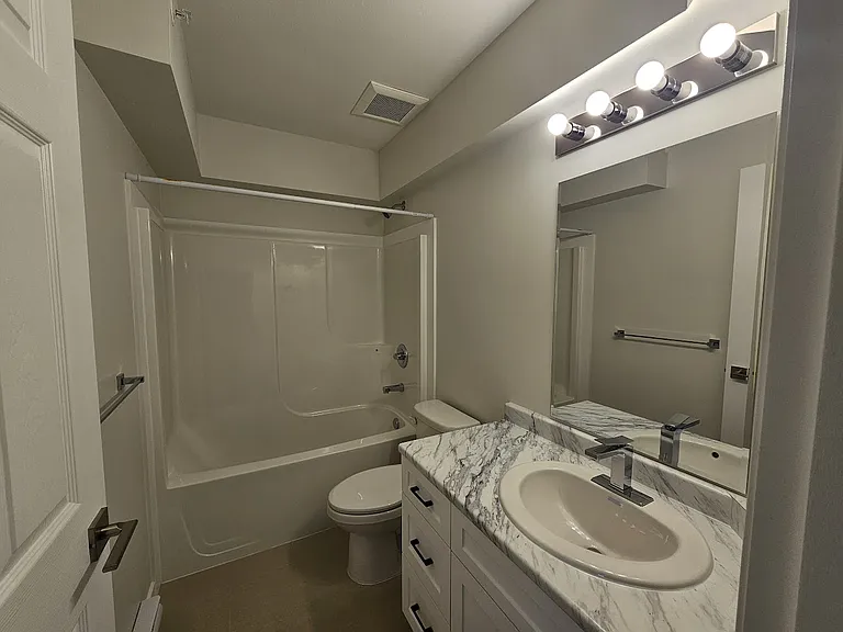 45790 Lewis Ave #3 — Photo 8