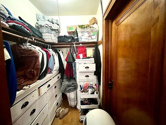 4th image of 4455 N Oakland Ave #106