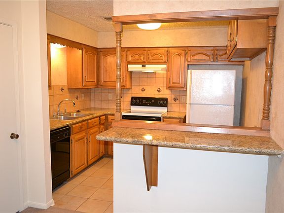 3rd image of 3318 Bluestem Ct