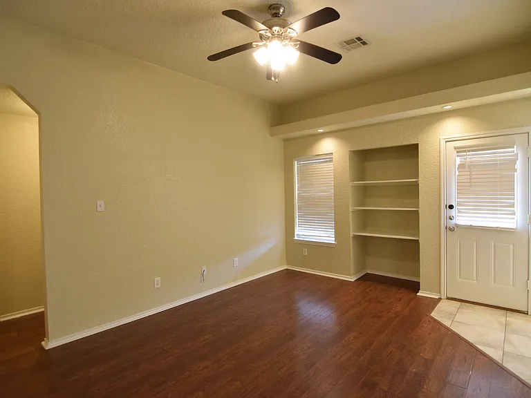 2802 Wesley Dr — Photo 10