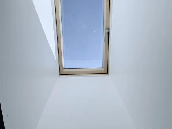 310 Summit Avenue image 13 of 16