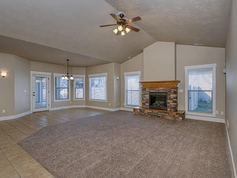 4493 W Prickly Pear Dr — Photo 8