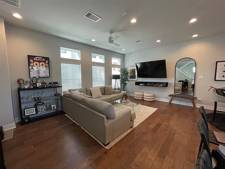 902 Martin St #A — Photo 2