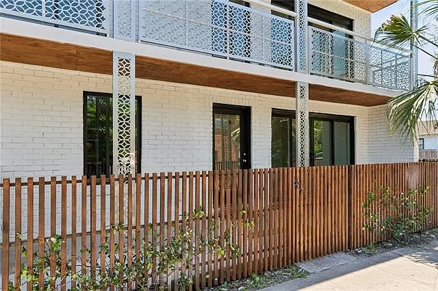 Building Photo - 3900 Royal St #1B