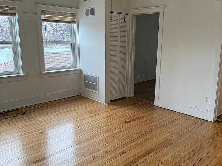 3500 S Artesian Ave #3 — Photo 4