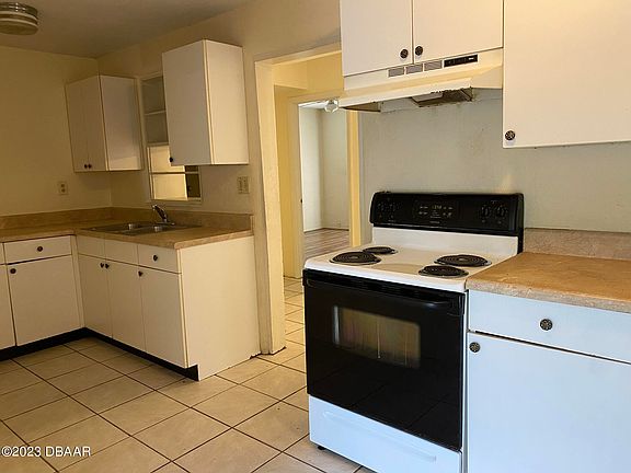 3rd image of 838 8th St