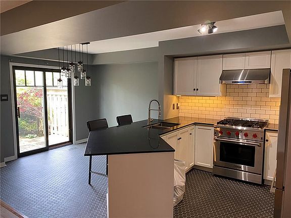 5th image of 18 Cedar St #29
